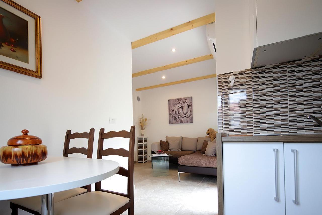 Apartments Sonja Šilo Extérieur photo